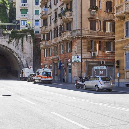 Colore E Stile Nel Centro Di Genova By Wonderful Italy Apartment Luaran gambar