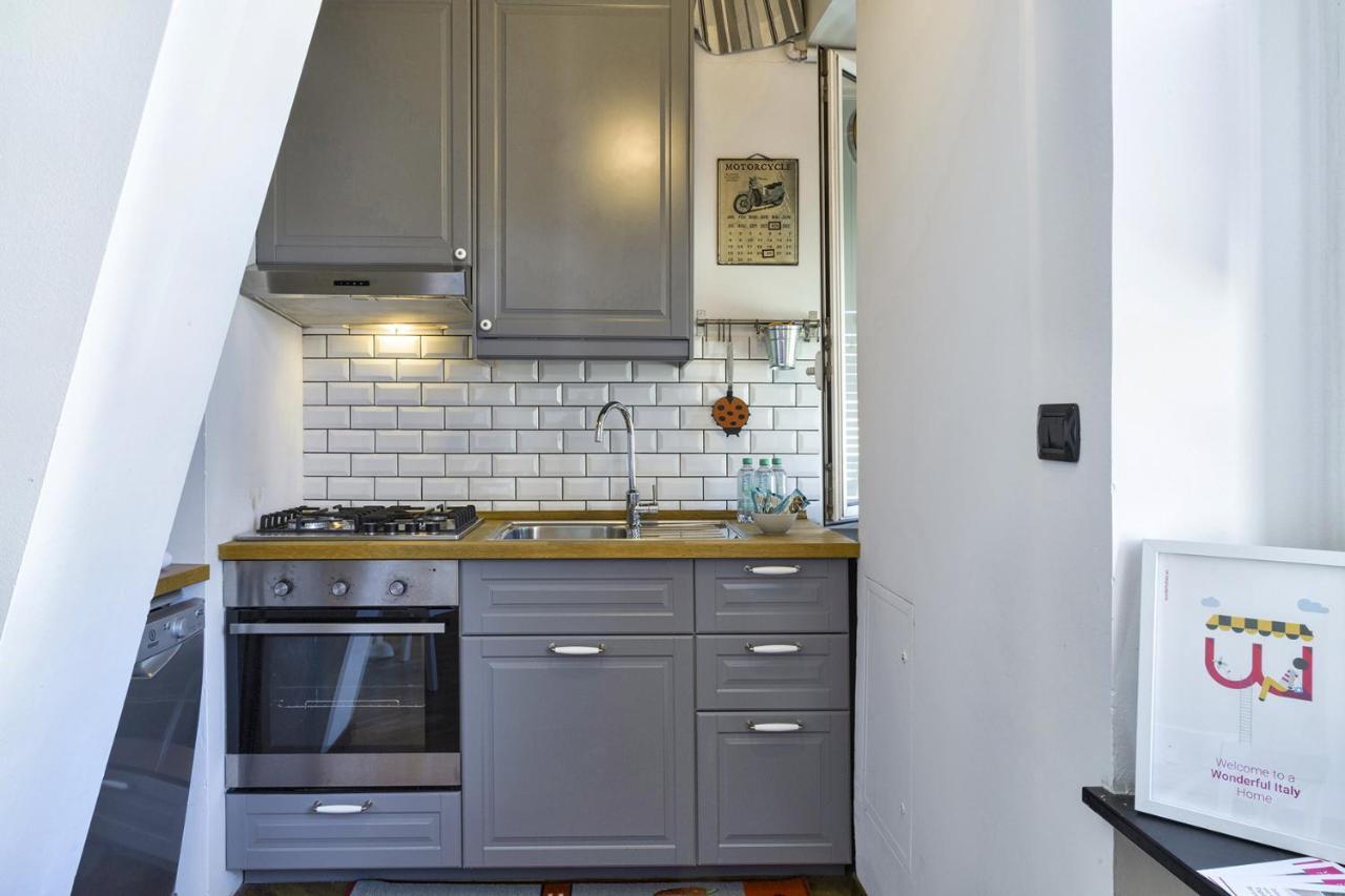 Colore E Stile Nel Centro Di Genova By Wonderful Italy Apartment Luaran gambar